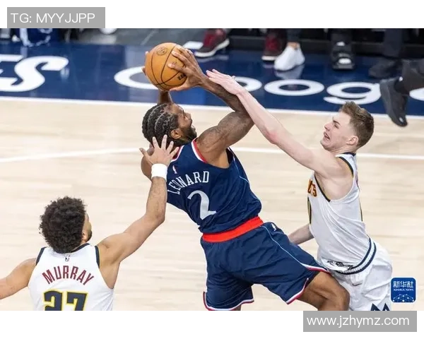 丹佛掘金与洛杉矶快船激战比分揭晓精彩瞬间回顾