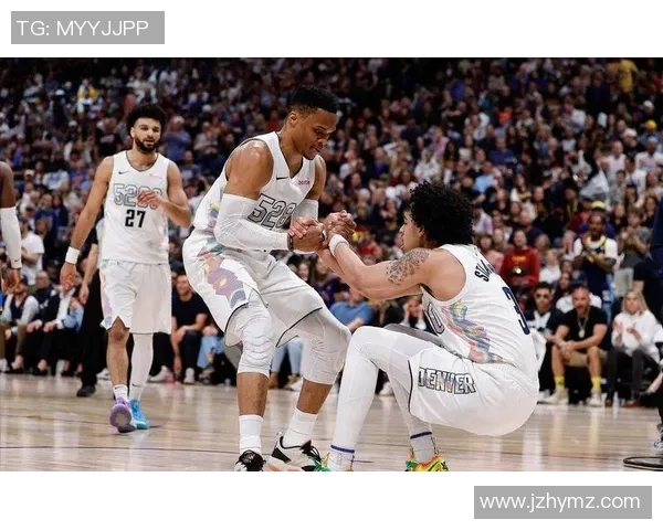 勇士与掘金激战四月二十四日季后赛争夺战精彩回顾与分析