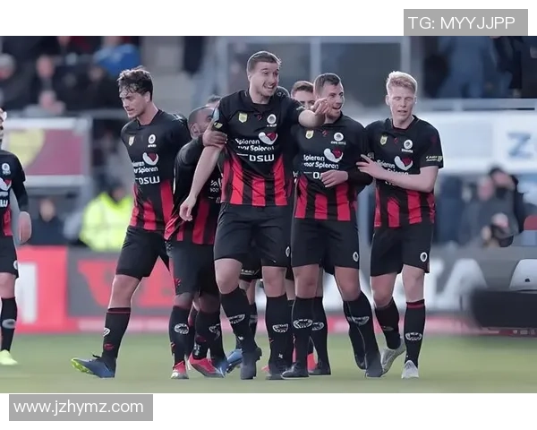 奥斯与埃因的激烈对决揭示了足球战术与团队协作的重要性 奥斯与埃因的激烈对决揭示了足球战术与团队协作的重要性