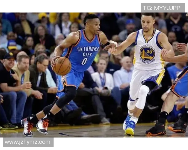 雷霆与勇士对决分析：战术较量与球员表现的全面评估